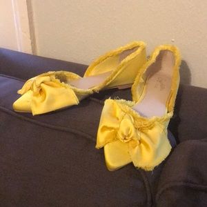 YELLOW SATIN SEYCHELLES BOW FLATS